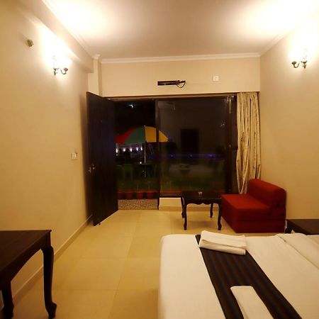 Rishikesh Grand Hotel Екстериор снимка