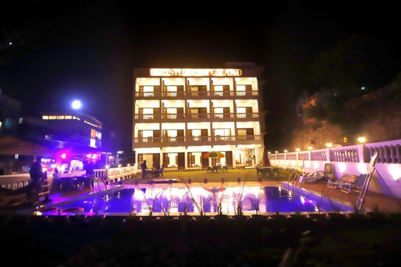 Rishikesh Grand Hotel Екстериор снимка