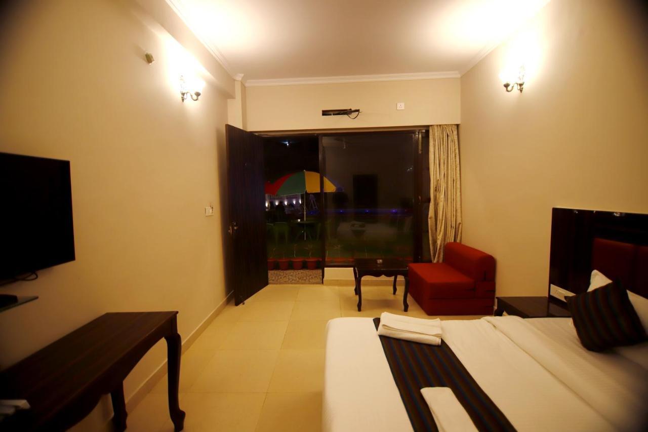 Rishikesh Grand Hotel Екстериор снимка