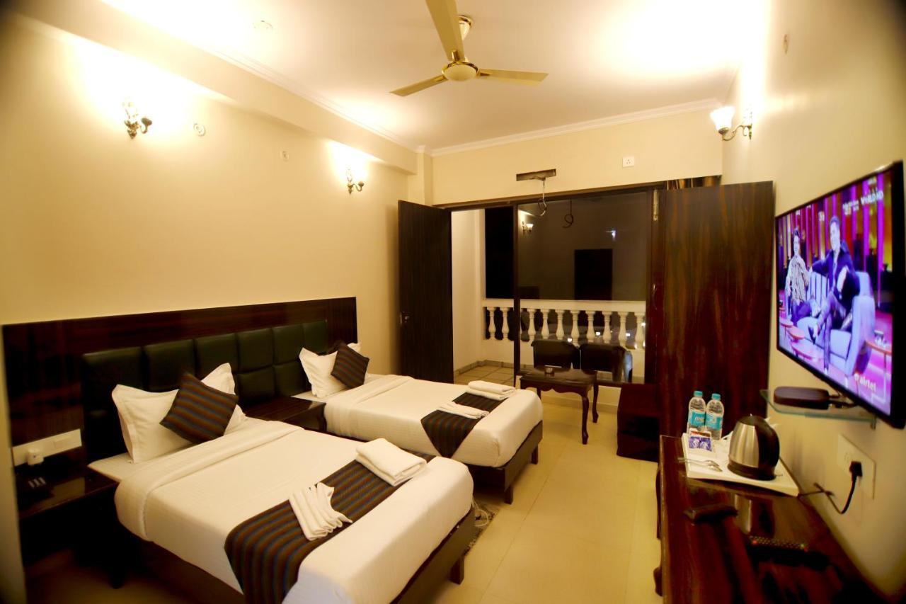 Rishikesh Grand Hotel Екстериор снимка