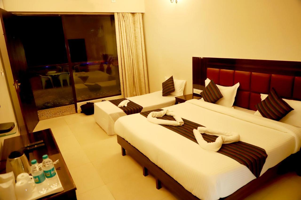 Rishikesh Grand Hotel Екстериор снимка